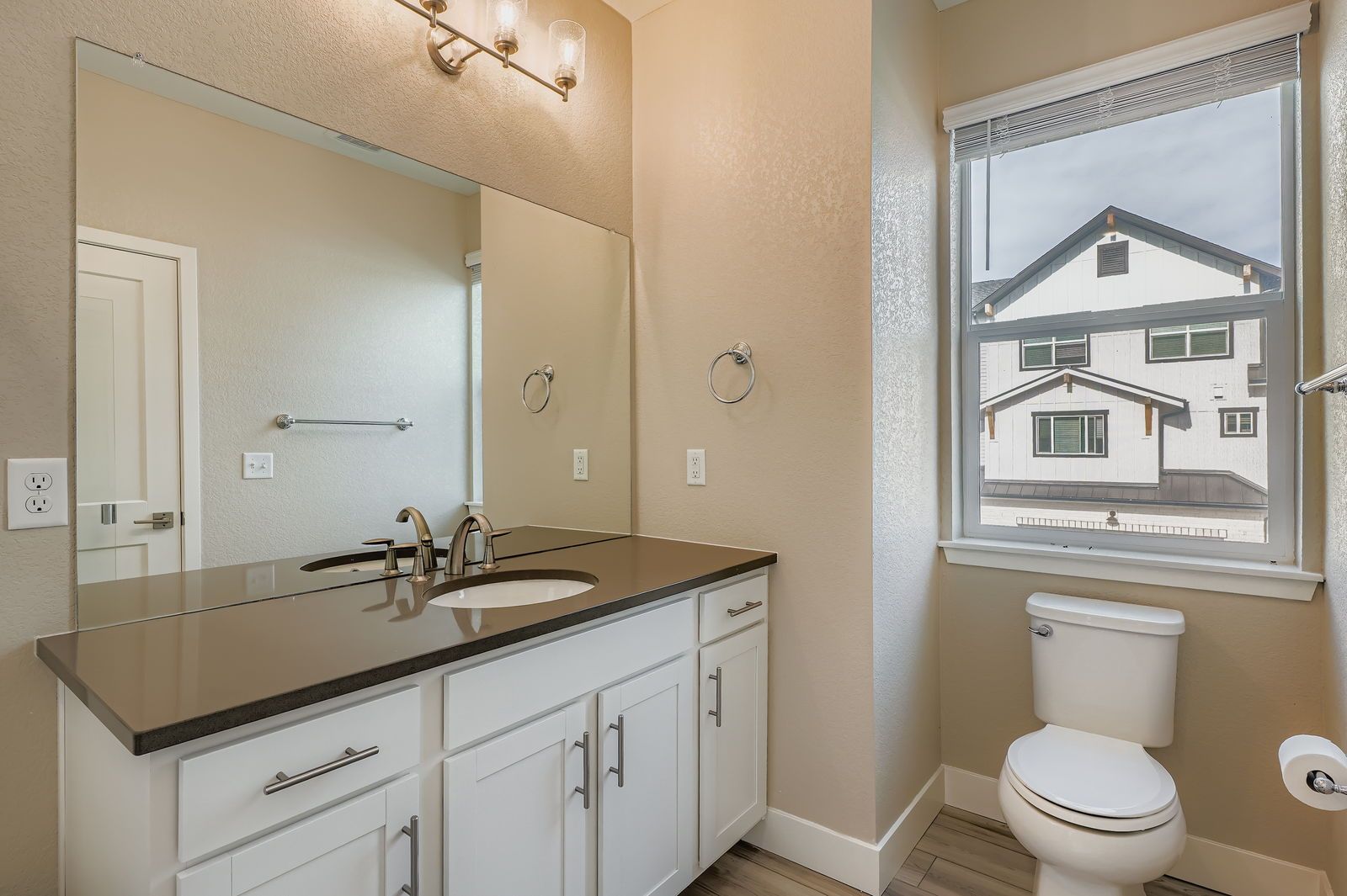 Two-story townhome primary bathroom