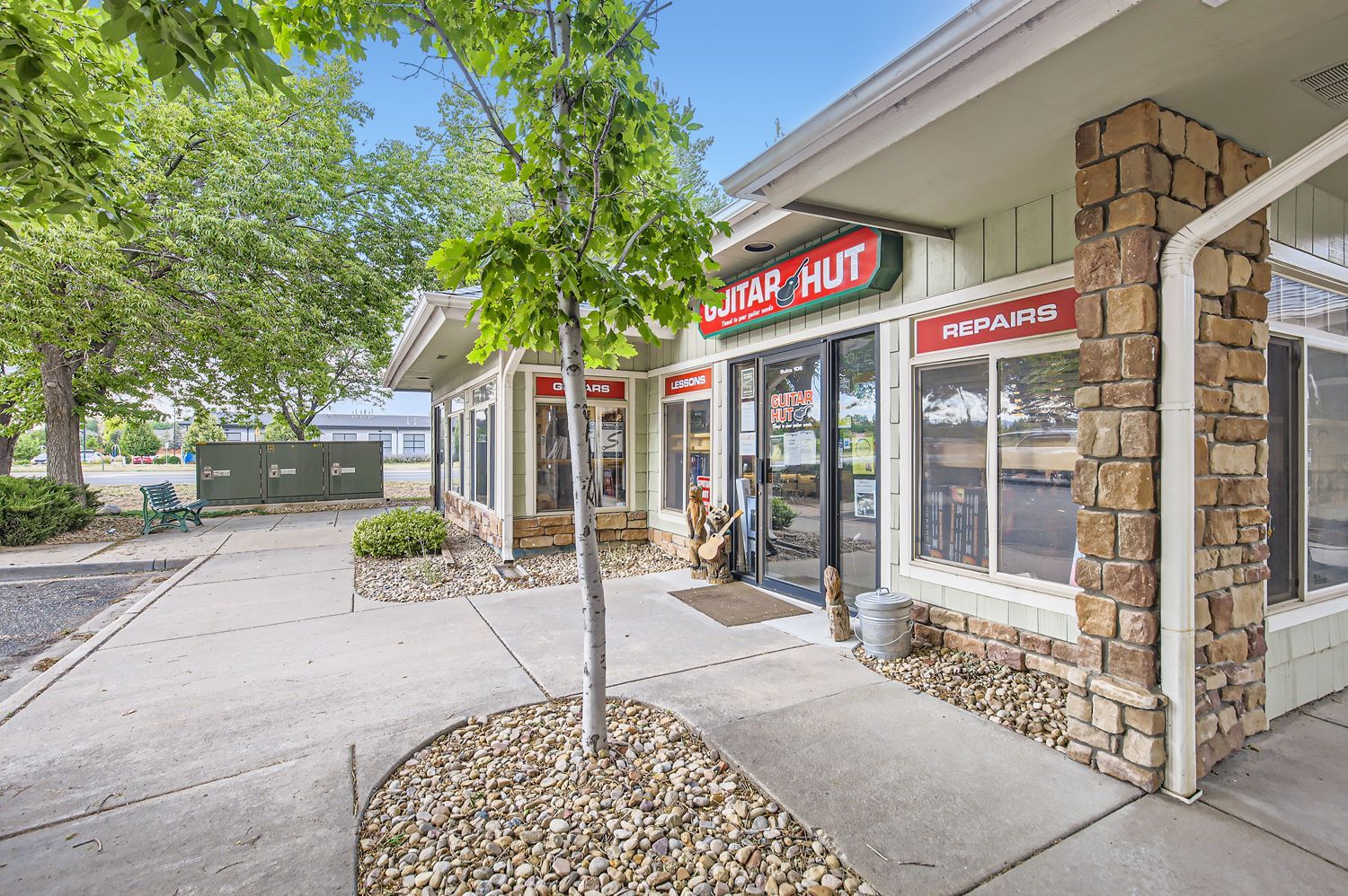 Front entrance of Gutair Hut shop