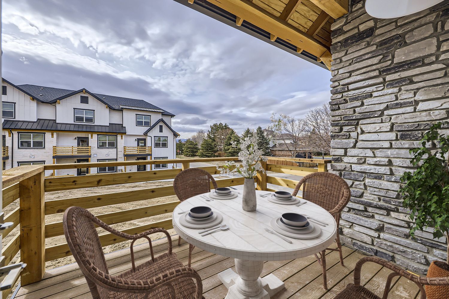 three story units outdoor balcony