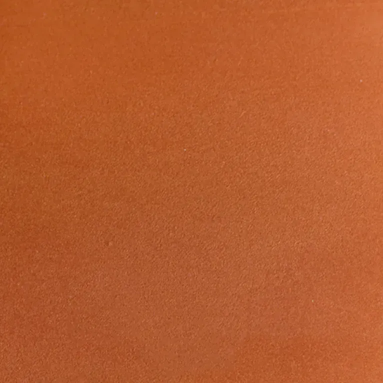 Un gros plan d'un morceau de papier brun.