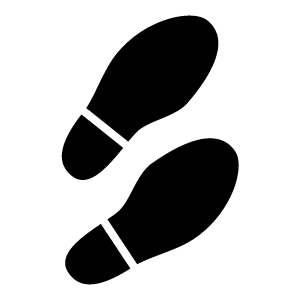 Une paire d'empreintes de pas sur fond blanc.