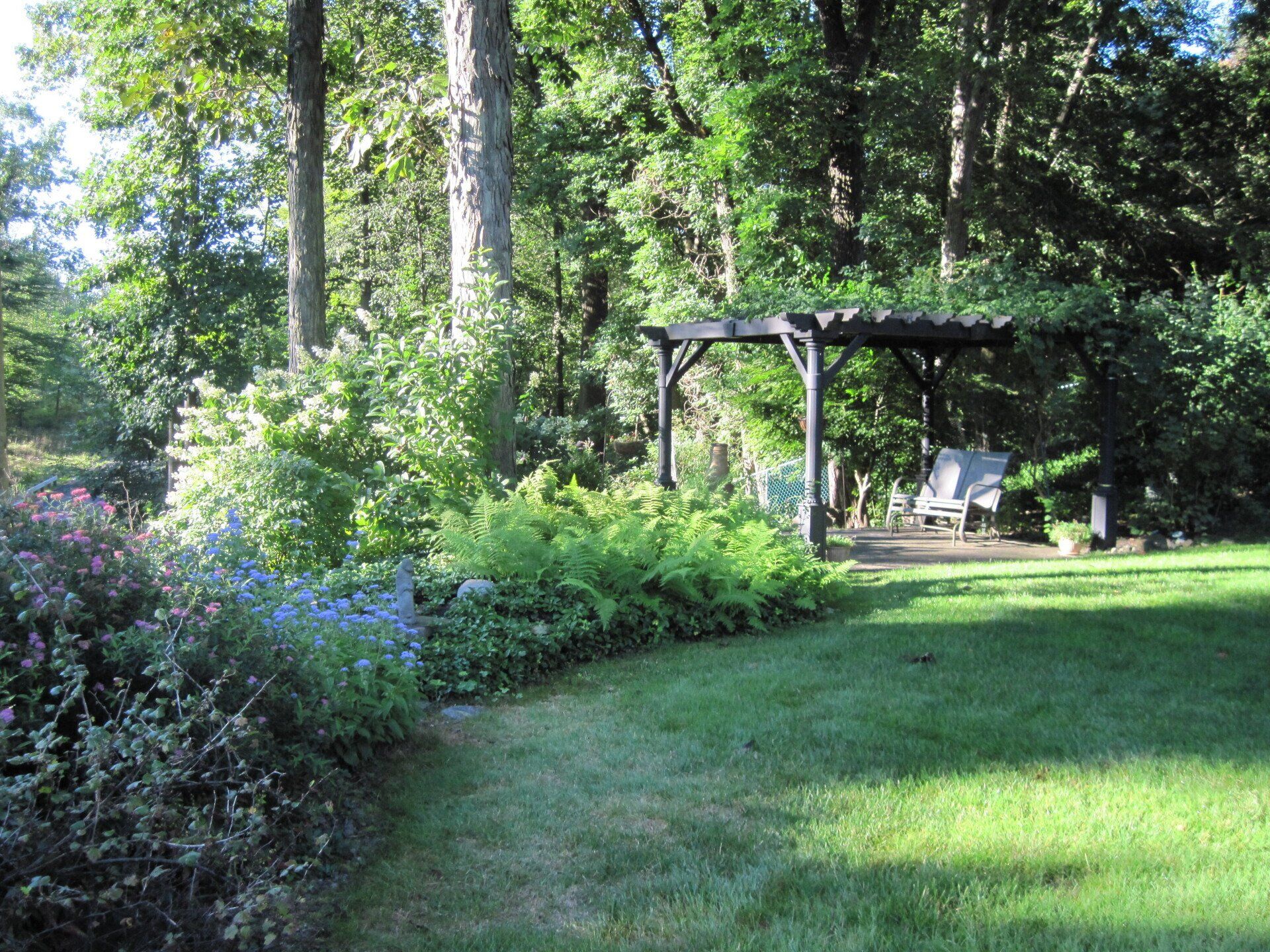 Beautiful Lawn — Putnam Valley, NY — B & B Landscaping & Gardening Inc.
