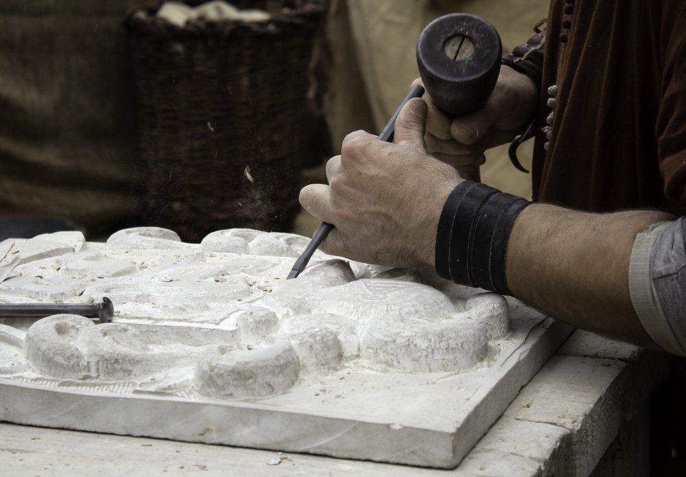 lavorazione artigianale del marmo