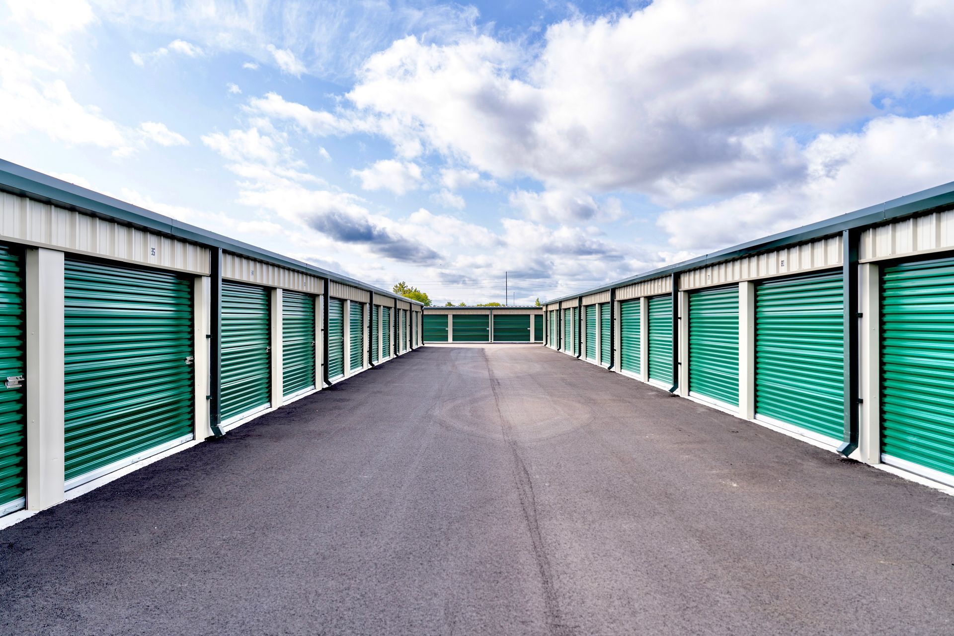 Large aisles for easy access to your mini storage unit. 