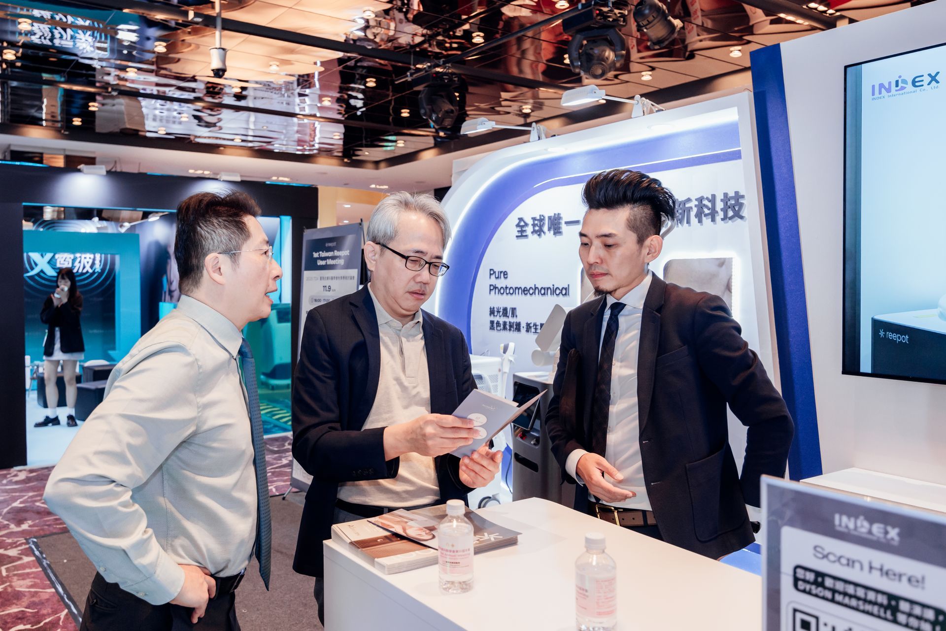 INDEX穎德國際皮膚科醫學會醫美器材廠商除斑雷射除毛雷射黃維超醫師