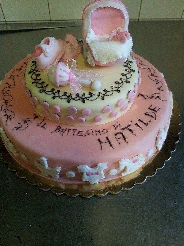 Una torta per un battesimo