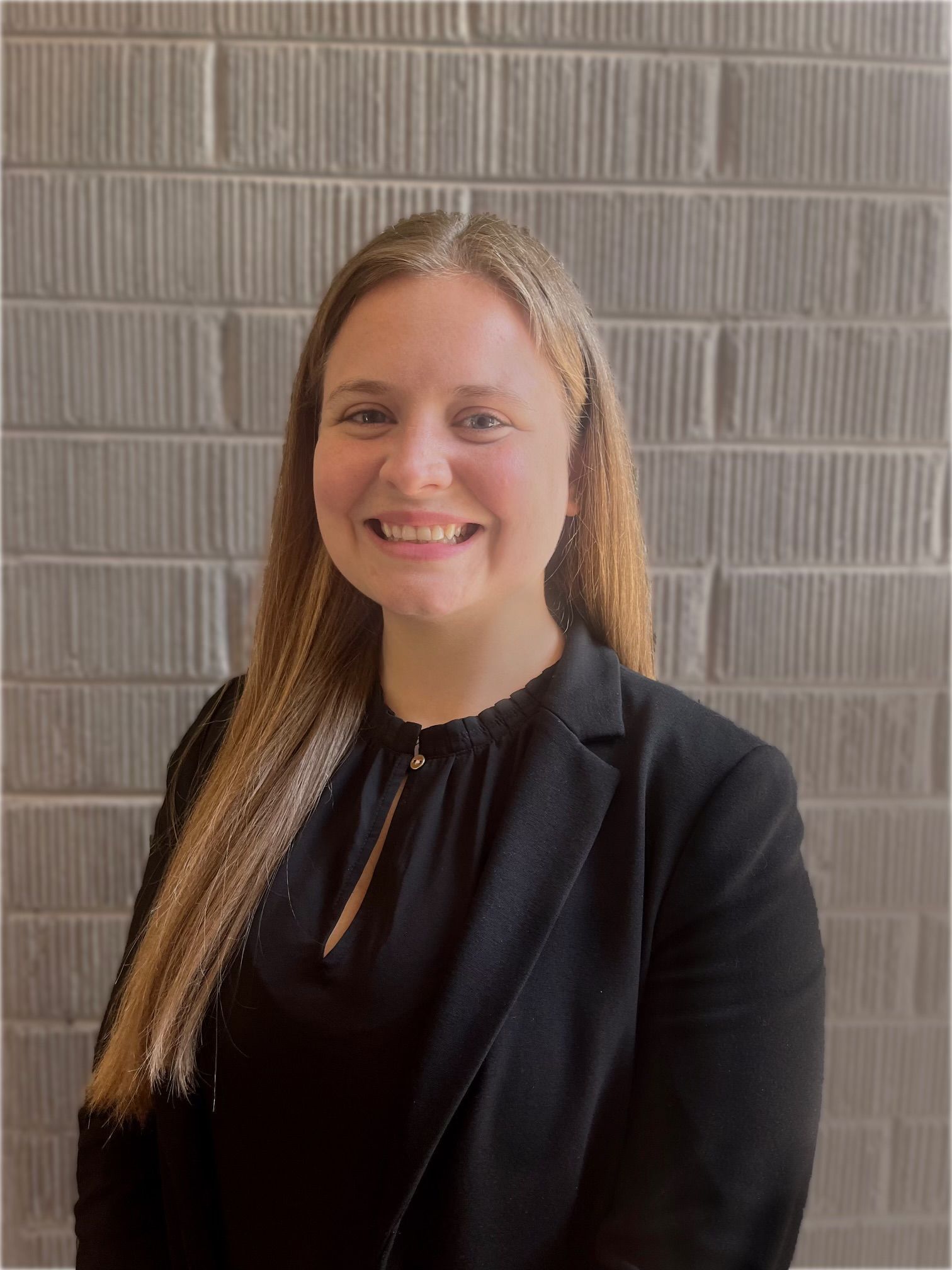 Lauren Waggoner headshot