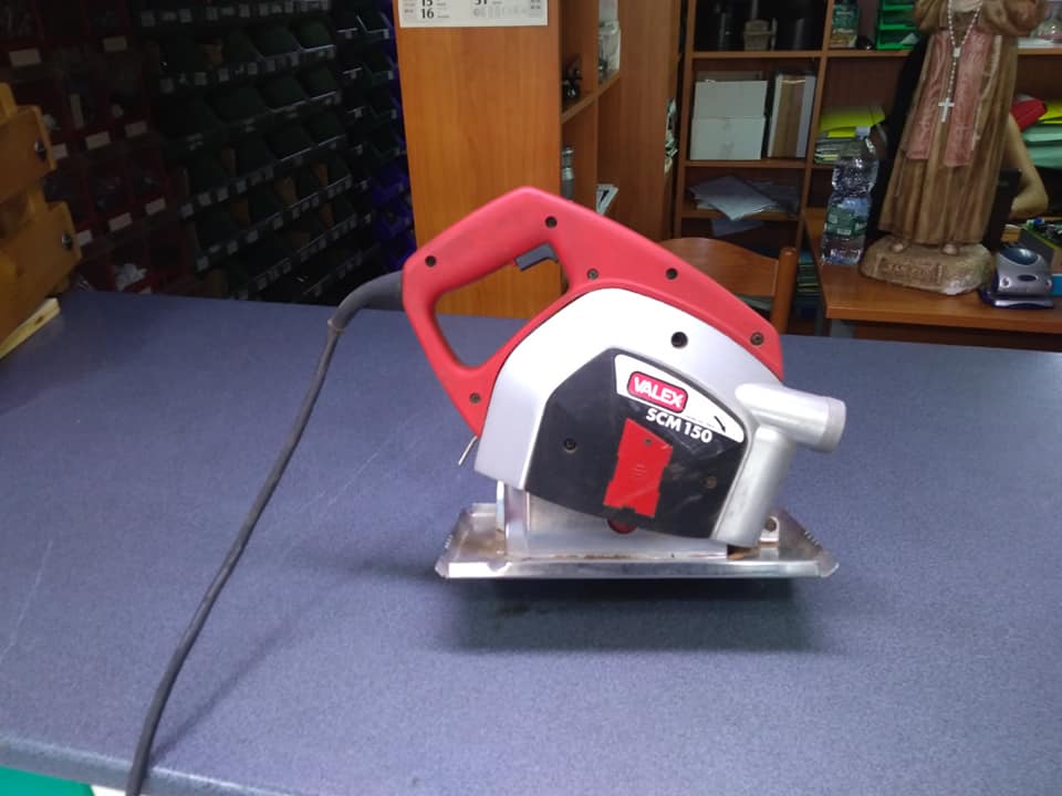 Utensile per lavori edili