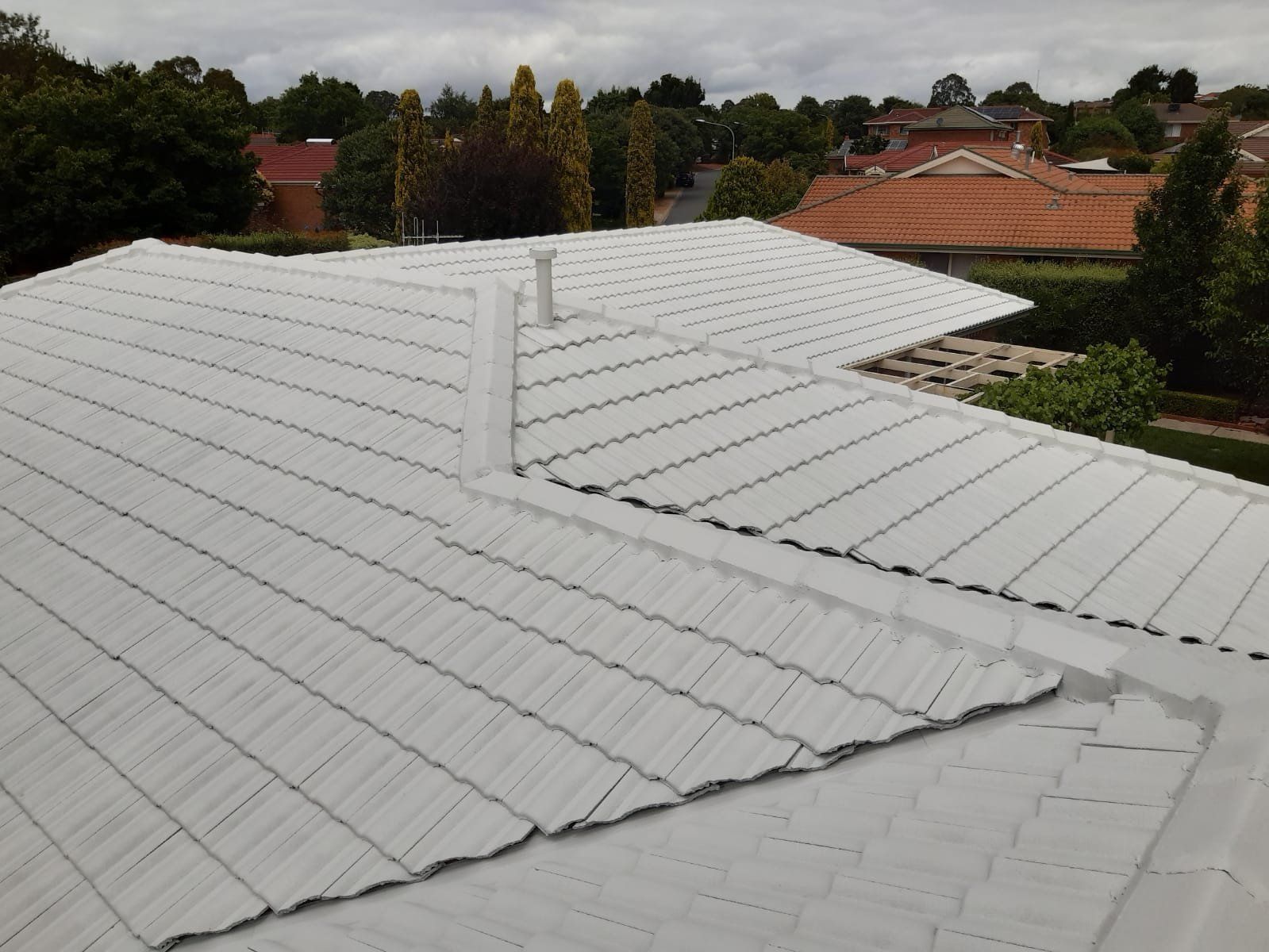 Newly Installed Grey Roof To Avoid Roofing Issues