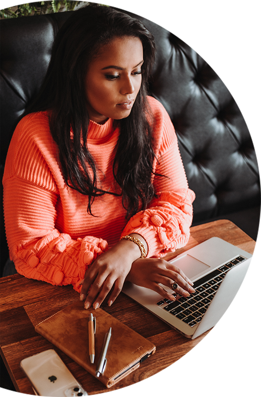 woman researching tms therapy and esketamine treatment for depression in the north chicago area of Illinois