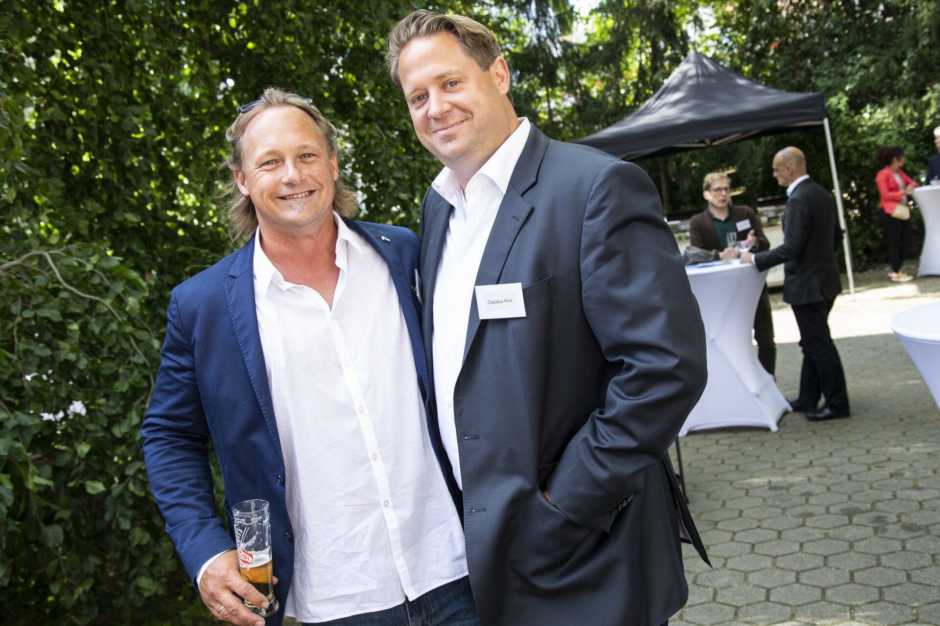 Bild Unternehmer beim Sommerfest