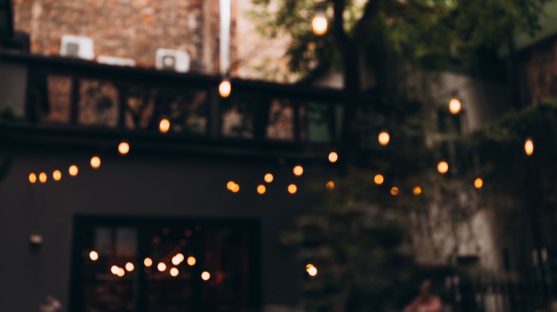 Outdoor Lights — Atlanta, GA — GQ's Bar B Que