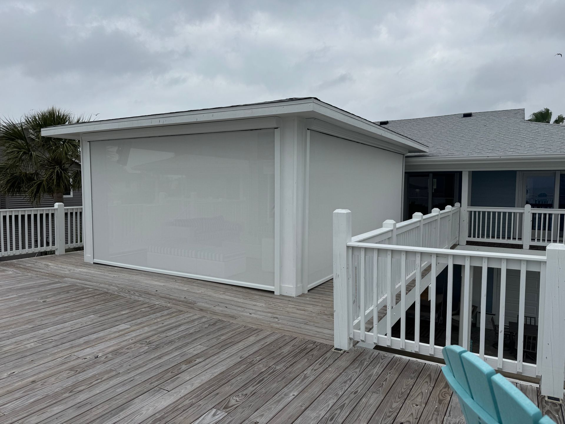 Motorized patio screen service