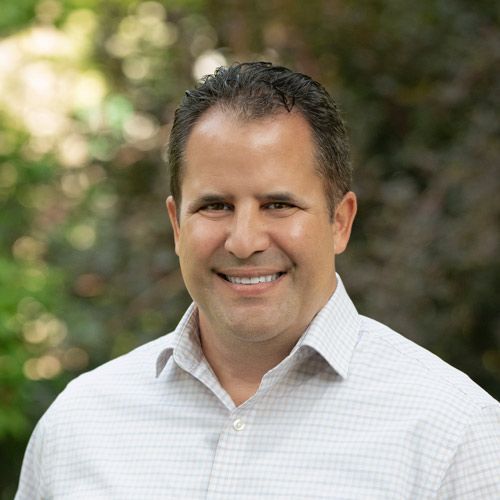 Scott Masciarelli, MCC, CCH is a Master Certified Coach, Certified Consulting Hypnotist and Corporate Wellness Specialist 