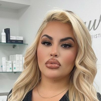 Lorena Ramirez - Head Aesthetician
Brow, Skin & Body Contouring Specialist