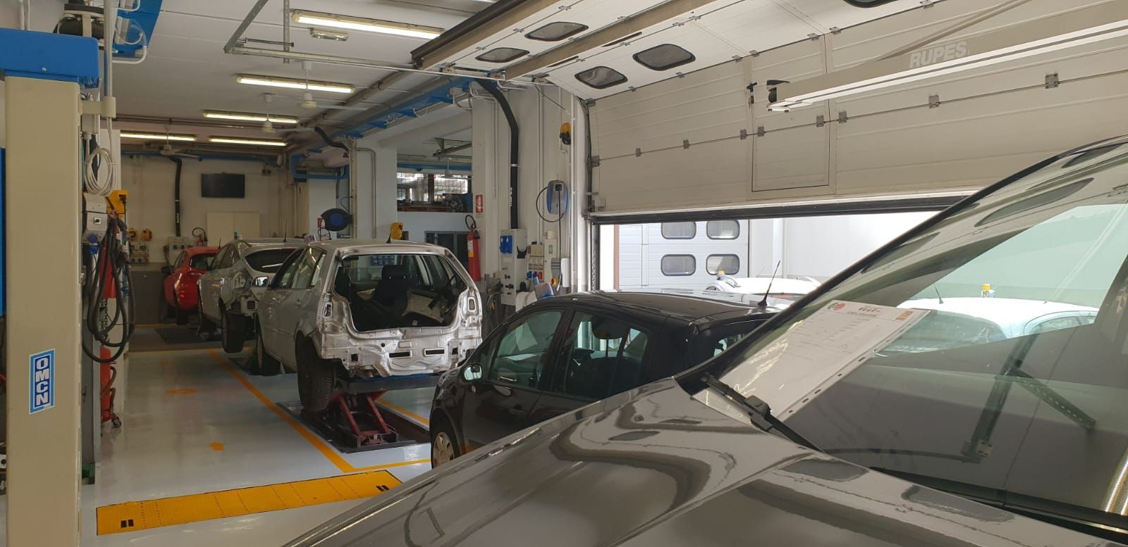 attrezzature riparazione auto