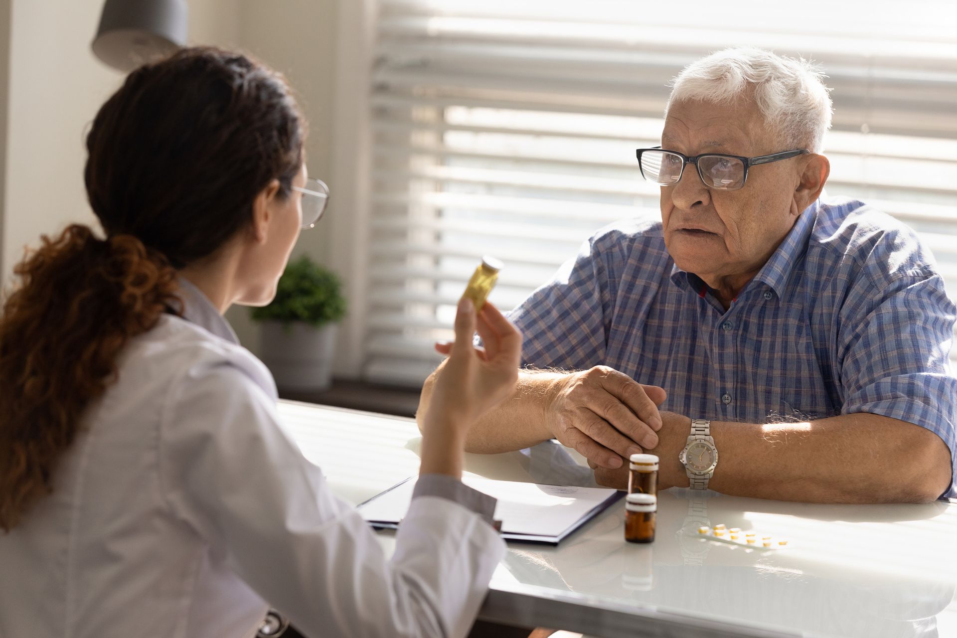 Alzheimer's patient with doctor