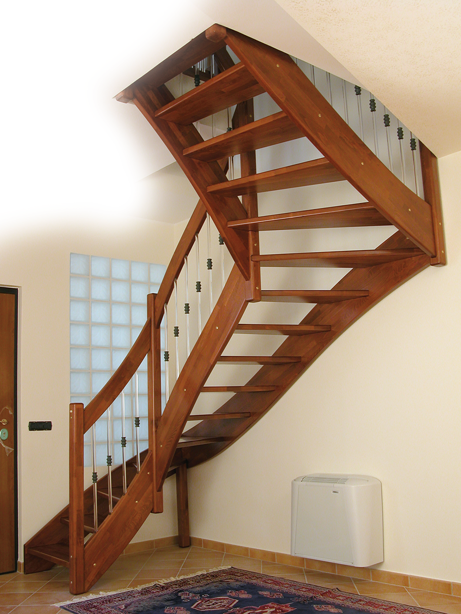 scala in legno tradizionale