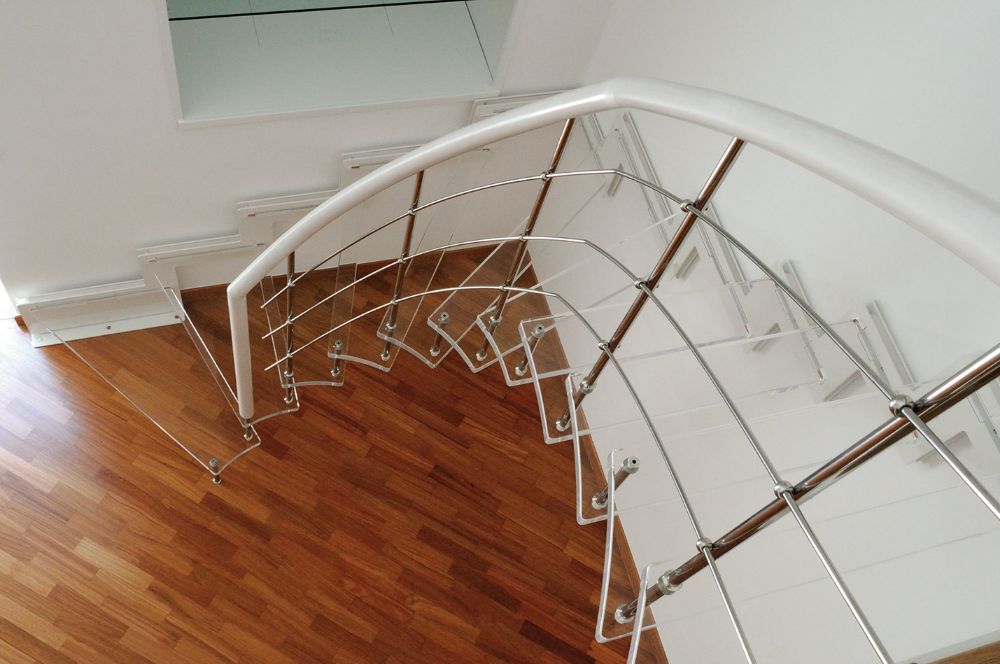 scale da interno con gradini trasparenti