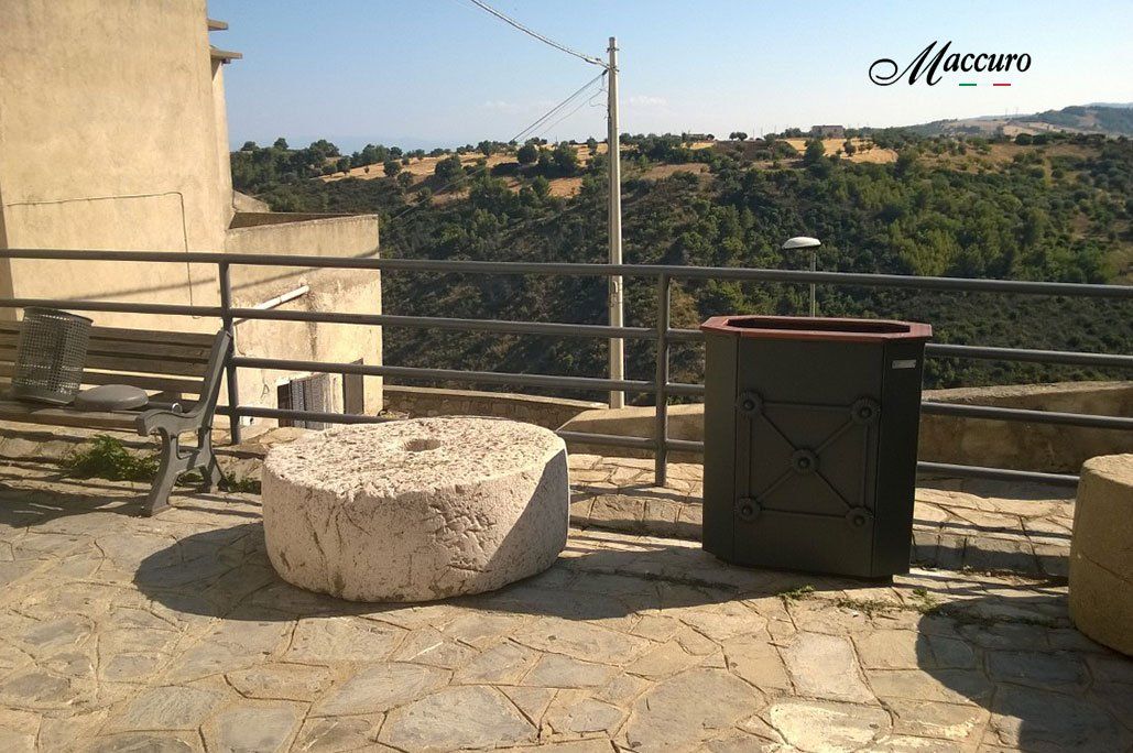 porta-rifiuti da città