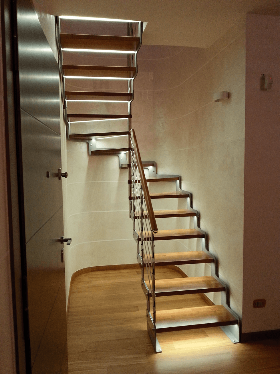 scala da interni in legno e alluminio