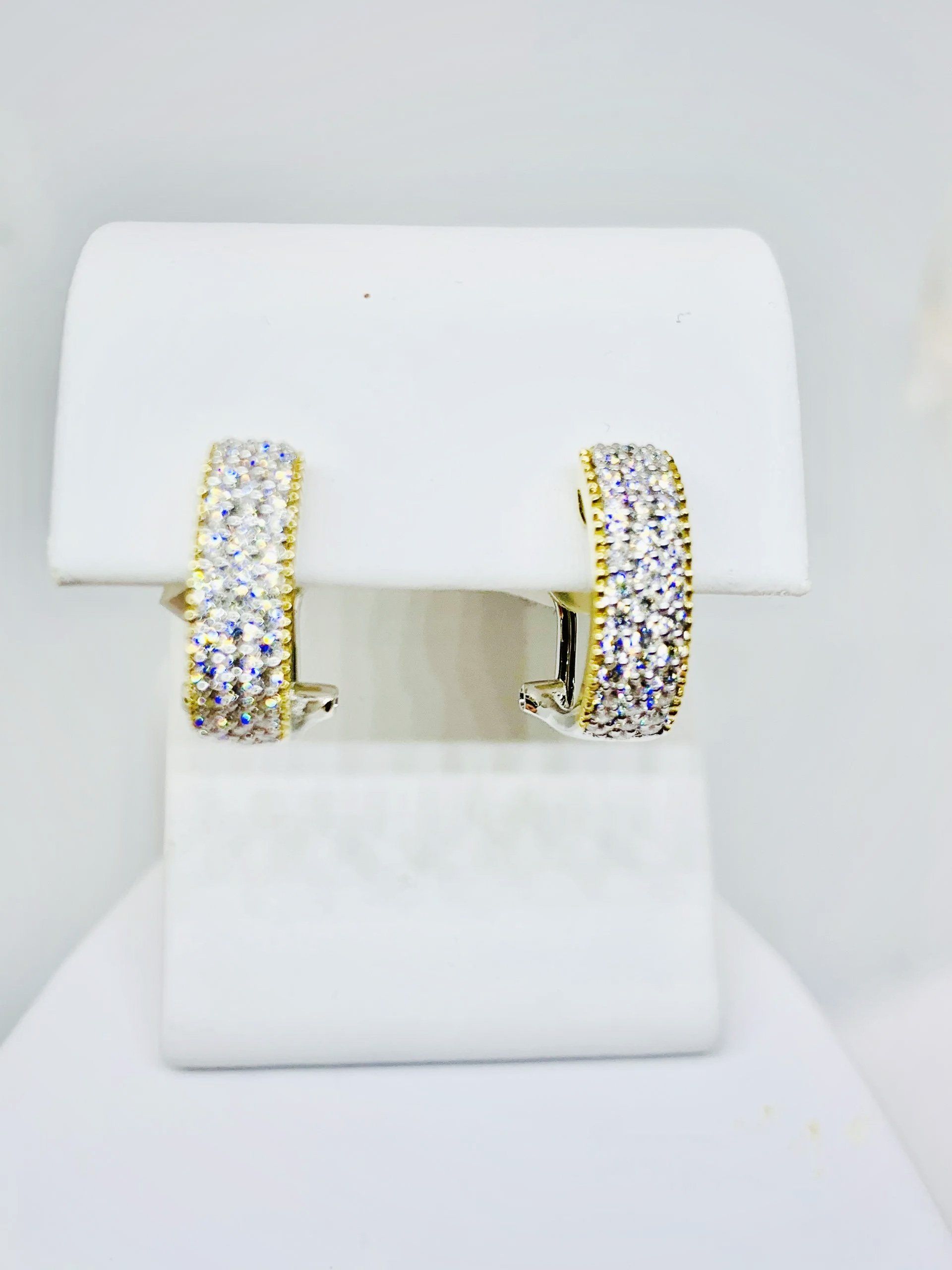 A Pair Of Golden Side Earrings — Troy, MI — Alan James Jewelers