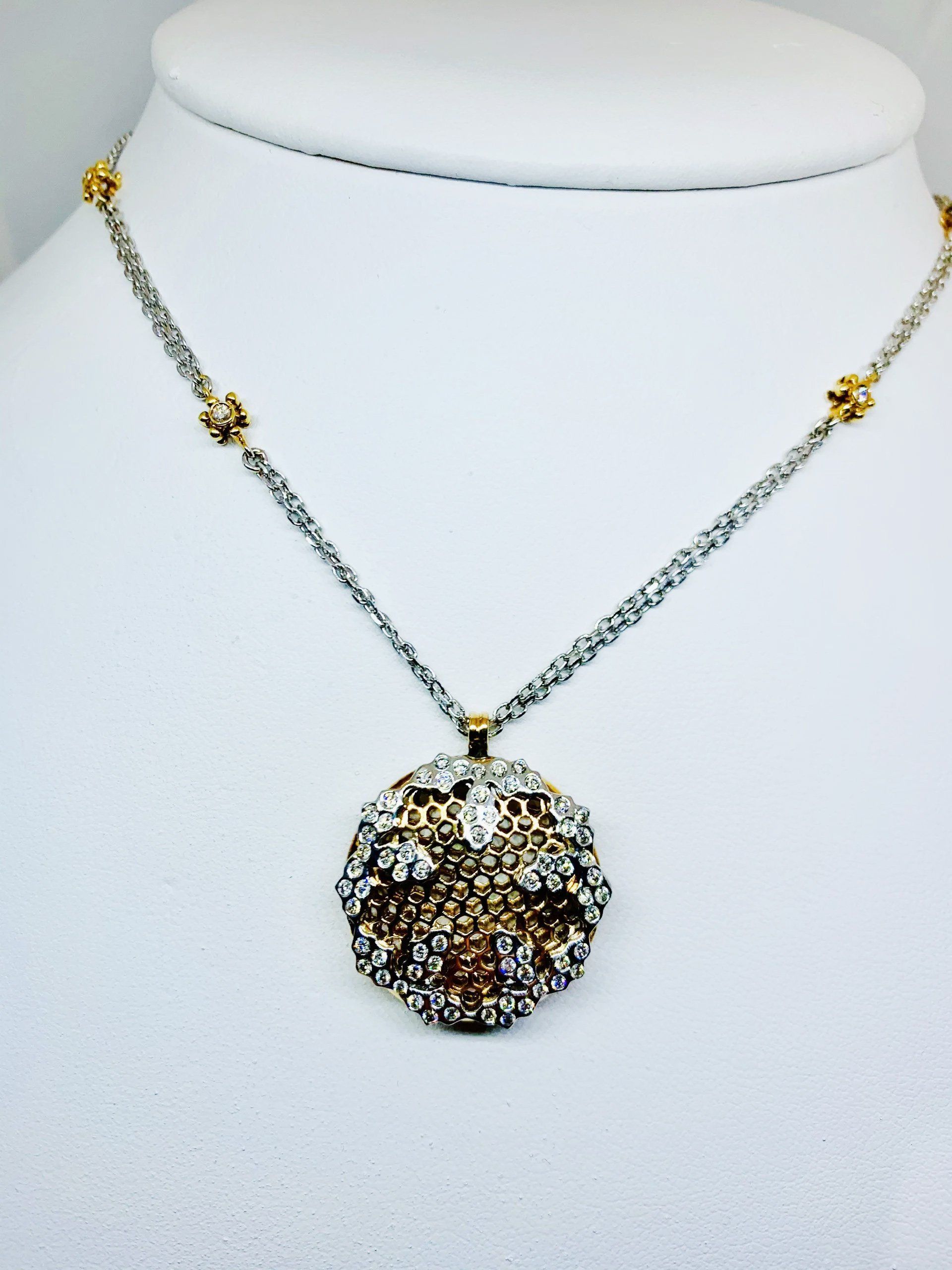 A Round Pendant — Troy, MI — Alan James Jewelers