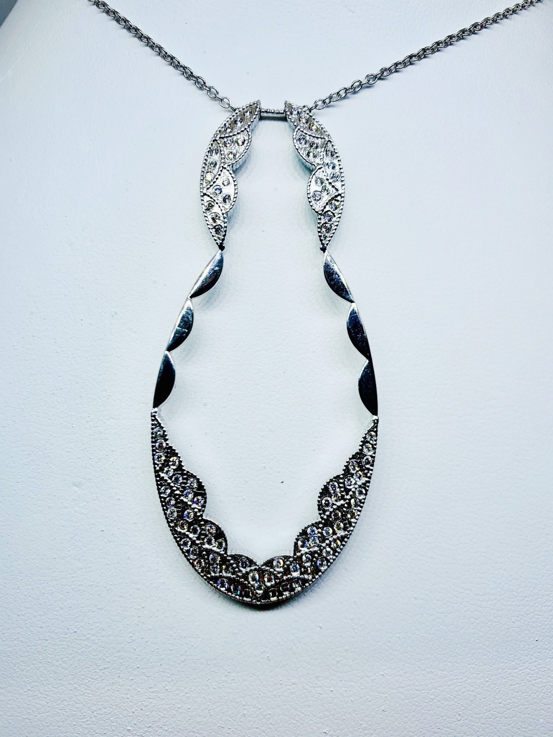 A Curve Pendant — Troy, MI — Alan James Jewelers