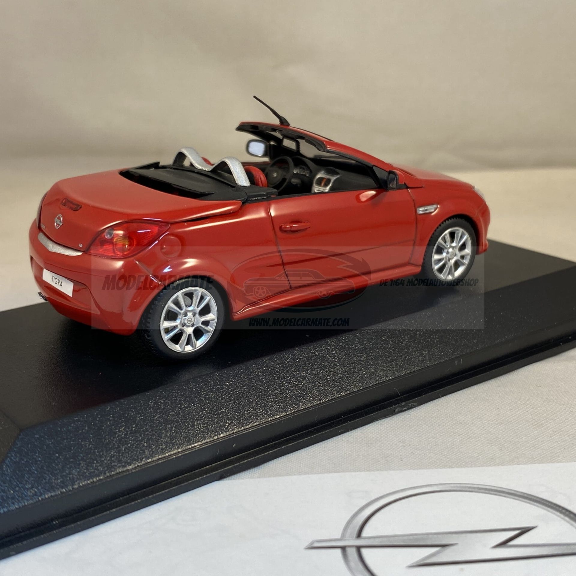 Minichamps Opel Tigra Twin Top 2004