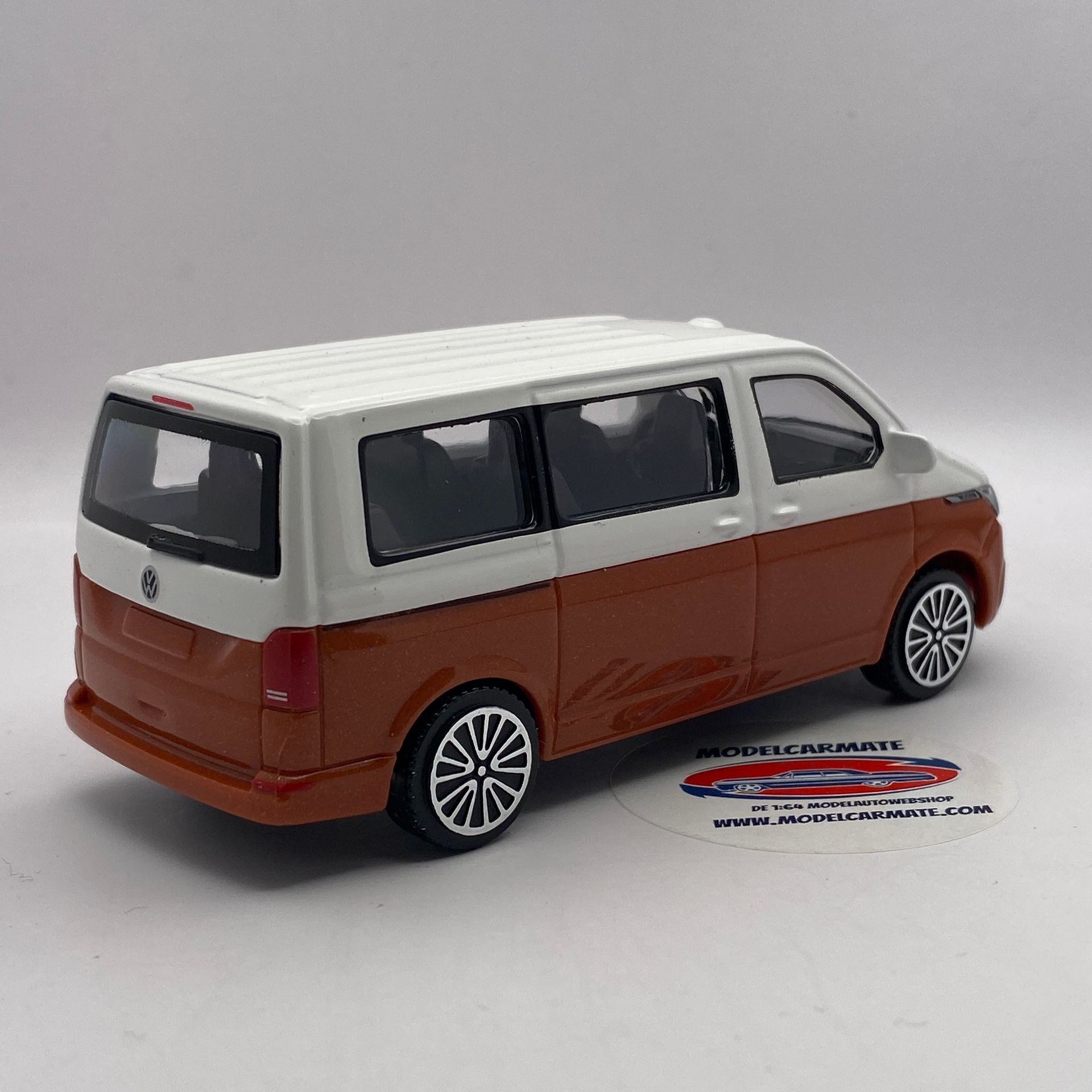 Bburago Volkswagen T6 Transporter