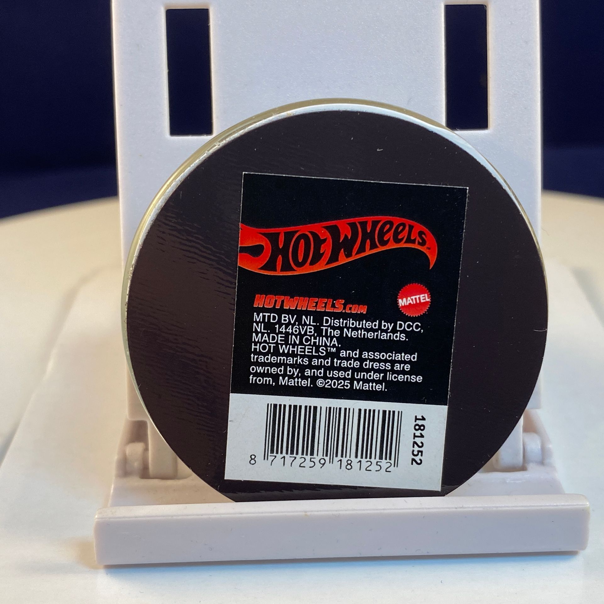 Hot Wheels Glass Magnet Round