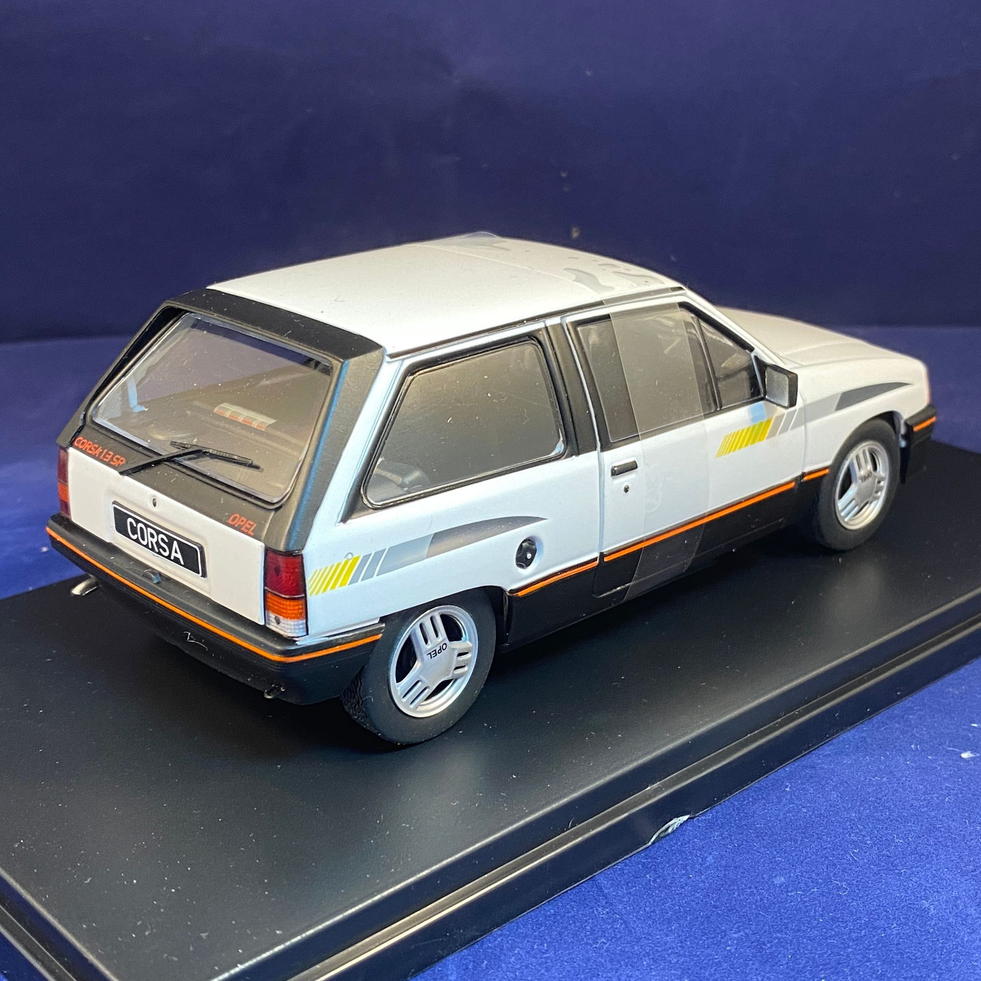 Whitebox Opel Corsa A SR 1985 - 1:24