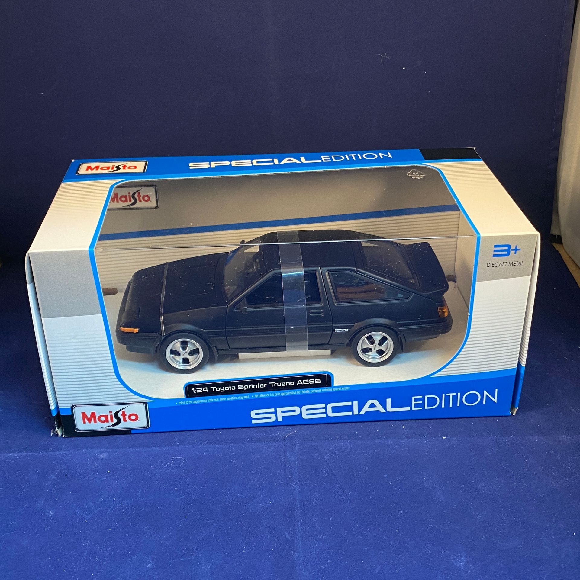 Maisto Toyota Sprinter Trueno AE86 - 1:24