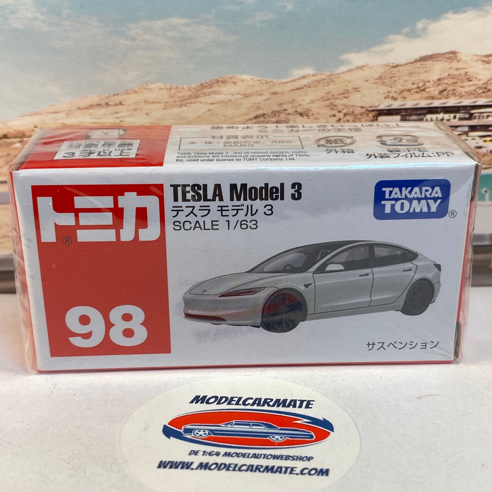 Tomica Tesla Model 3