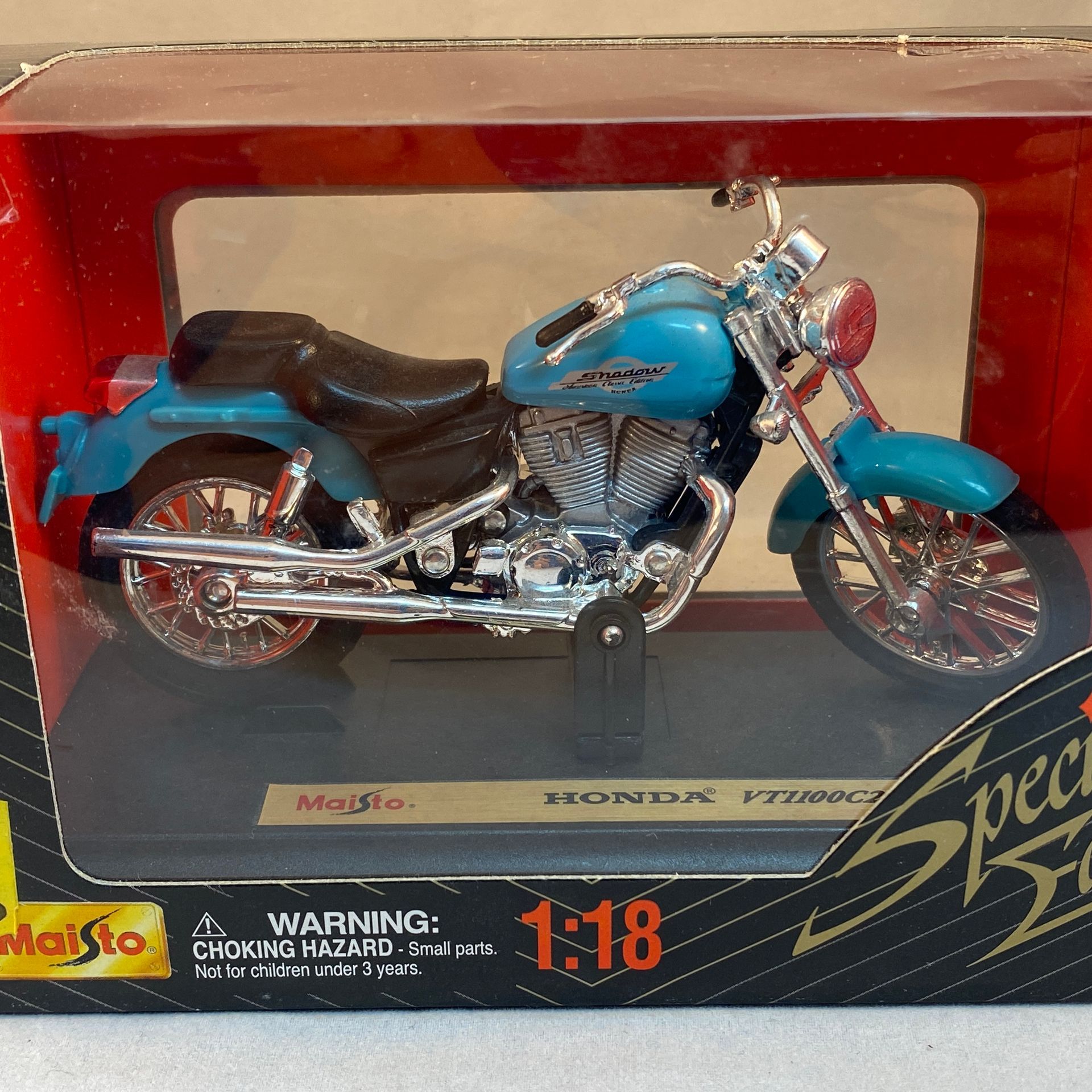 Maisto Honda VT1100C2 - 1:18