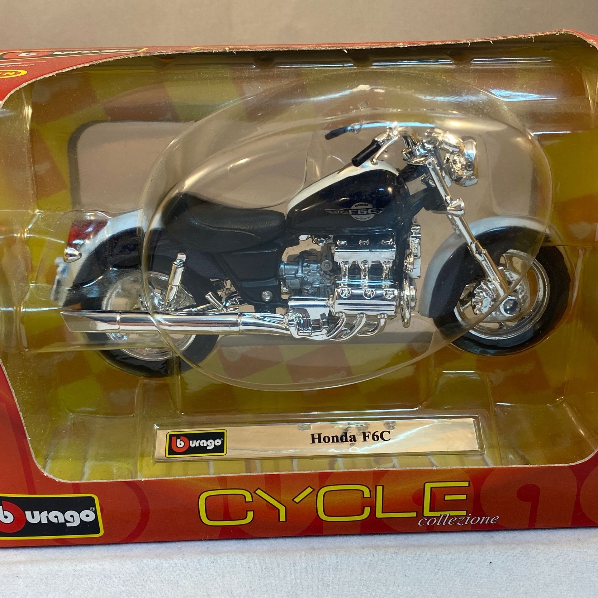 Bburago Honda F6C - 1:18