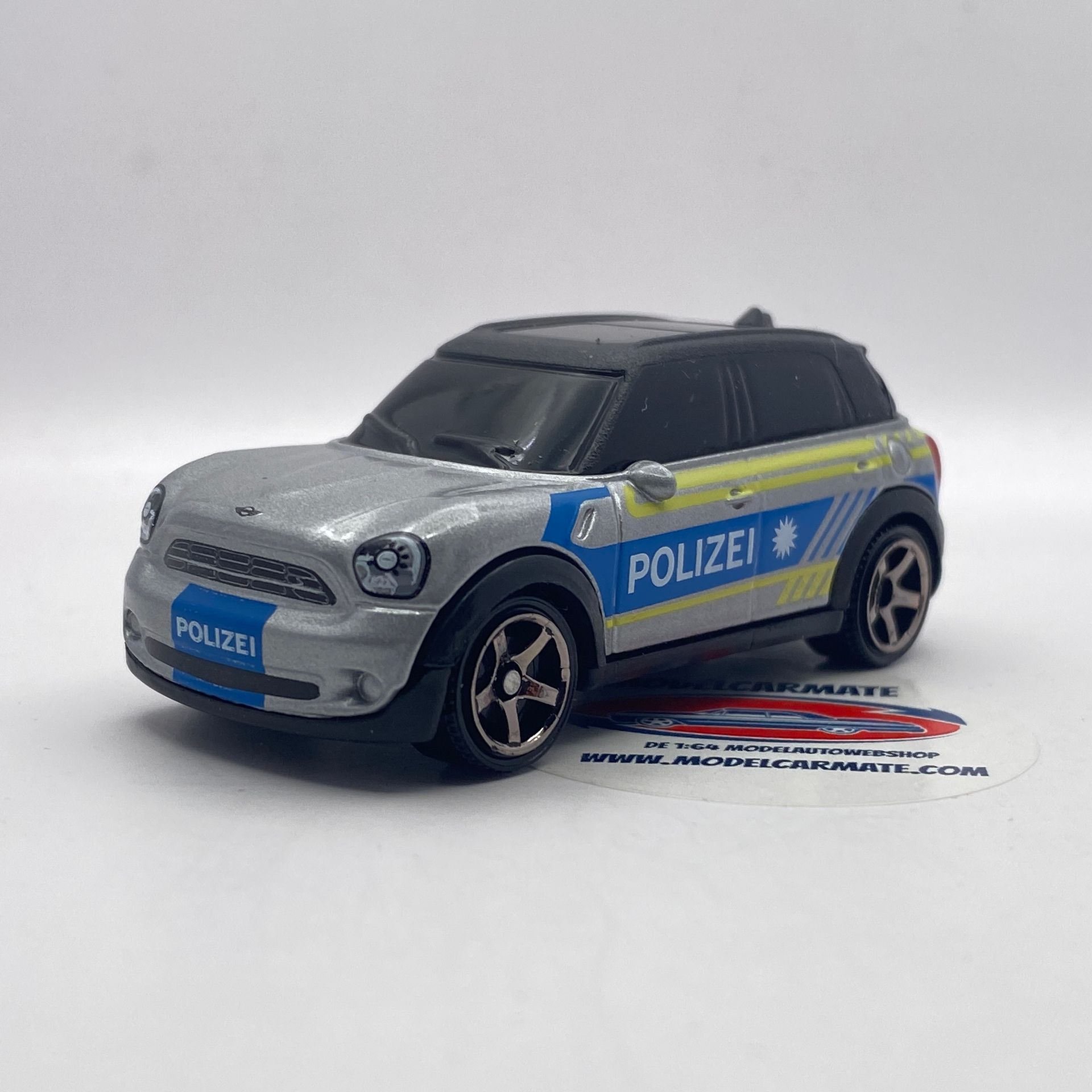Matchbox 2011 Mini Countryman - Police (JJP32)