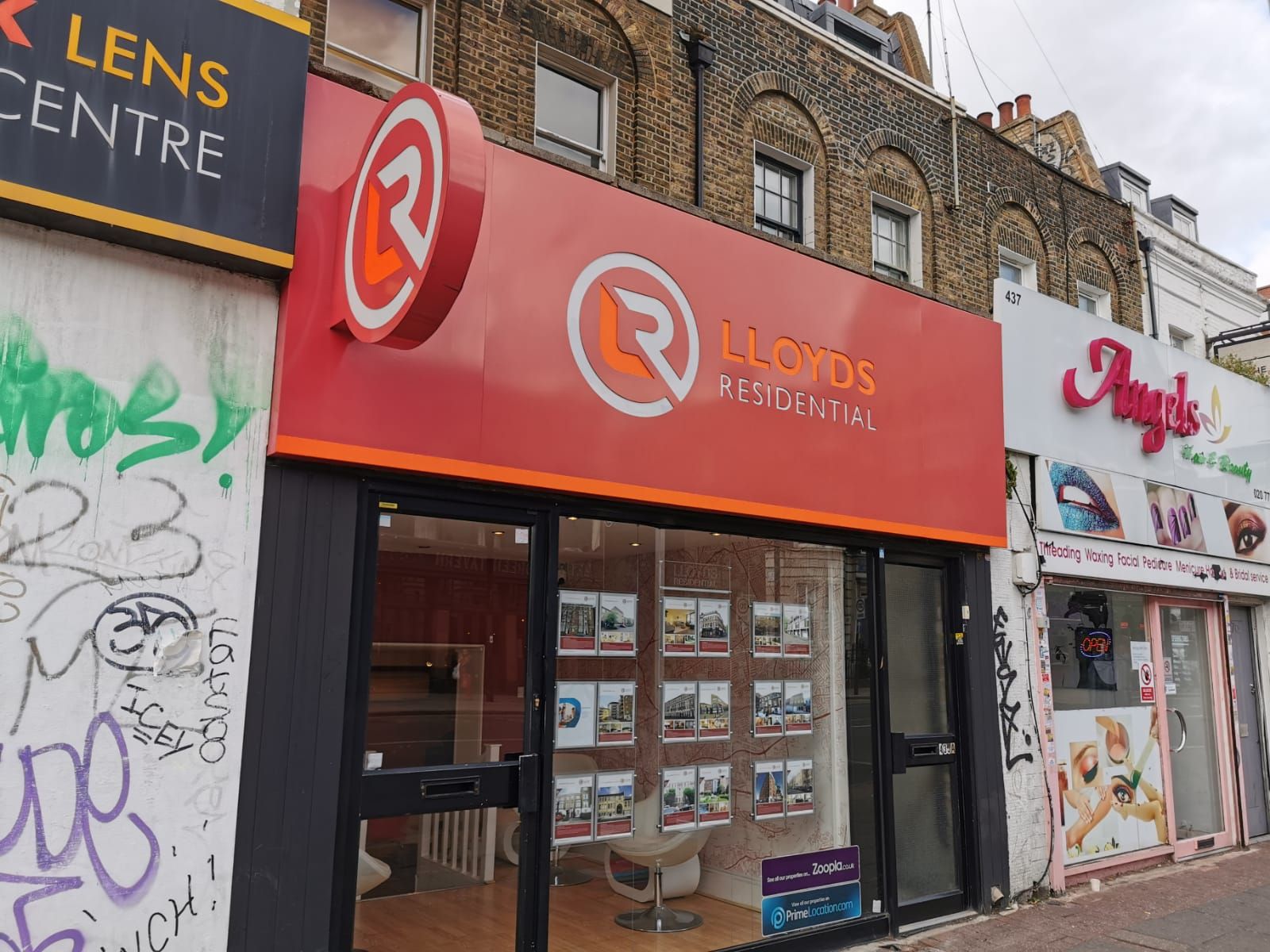 Get Started with your customr retail signs today - Lee Neon Custom retail signage company near me