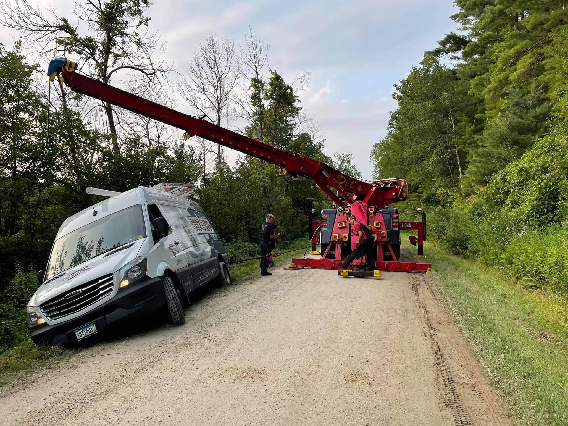 24/7 Towing & Recovery | Del’s Service Center