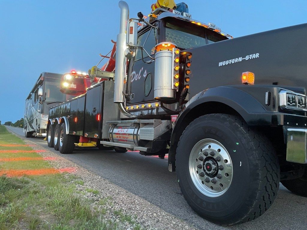 Tow Service | Del’s Service Center