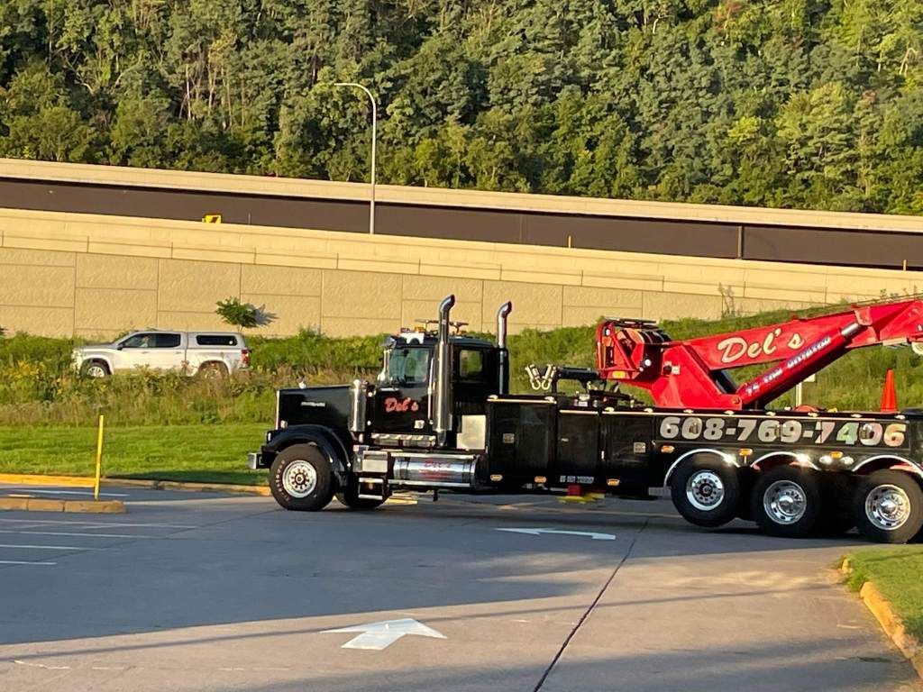 Tow Service | Del’s Service Center