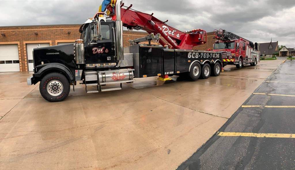 Tow Service | Del’s Service Center