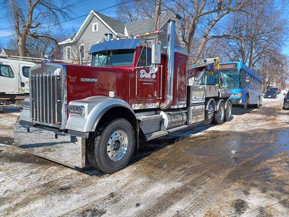 Tow Service | Del’s Service Center