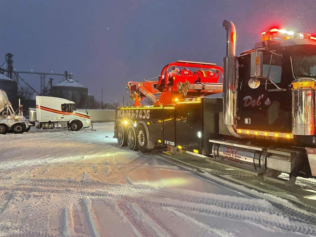 Tow Service | Del’s Service Center