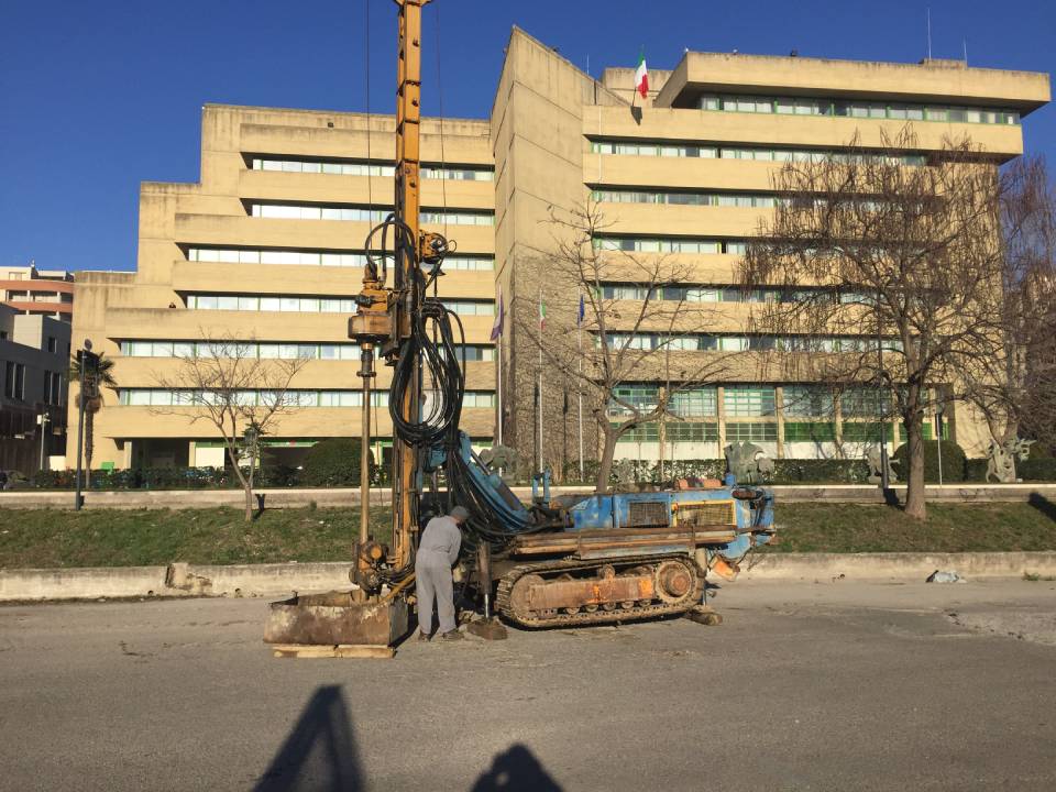 Trivella a rotazione Marca CMV tipo MK 900 D.1 cingolata