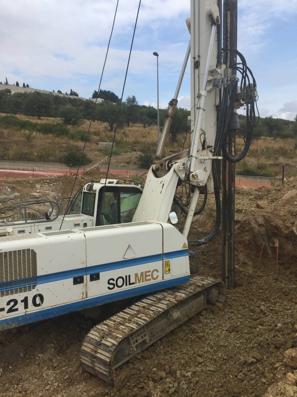 Trivella Marca Soilmec tipo R 210 cingolata
