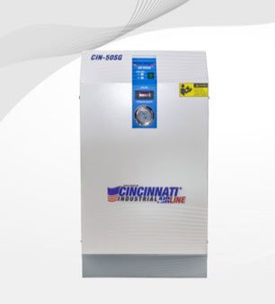 Máquina Cincinnati Industrial Line CIM-50SG con indicadores y logotipo en un panel blanco y azul.