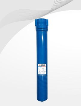 Carcasa azul para filtro de agua. Cilíndrica, con exterior estriado y etiqueta.