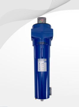 Filtro de aire cilíndrico azul con placa de datos plateada.