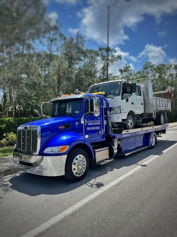 Commercial truck and fleet towing in Naples FL by Naples Towing and Recovery